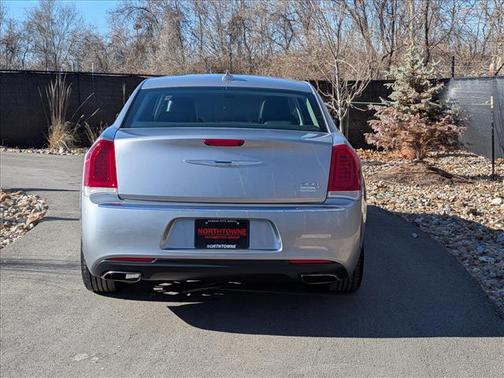 2016 Chrysler 300C Base