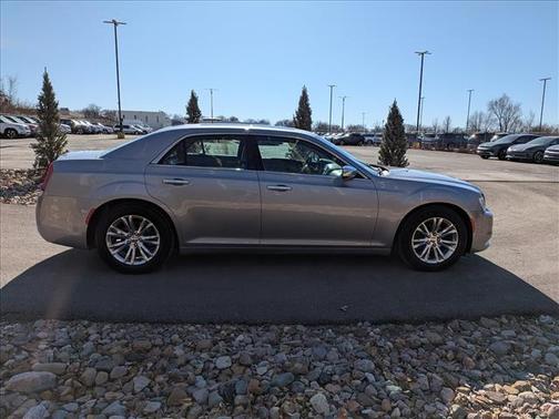 2016 Chrysler 300C Base