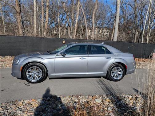 2016 Chrysler 300C Base