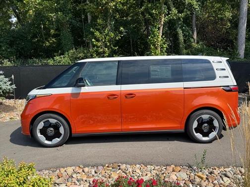 2025 Volkswagen ID. Buzz Pro S Plus