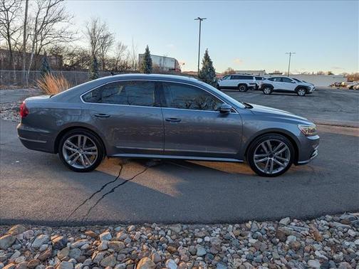 2017 Volkswagen Passat 1.8T SE w/Technology