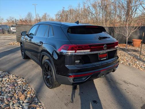 2025 Volkswagen Atlas Cross Sport 2.0T SE w/Technology