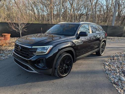 2025 Volkswagen Atlas Cross Sport 2.0T SE w/Technology