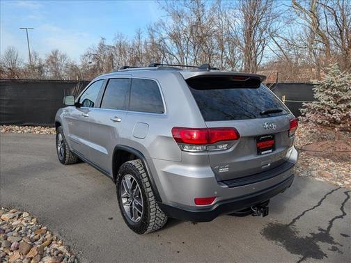 2020 Jeep Grand Cherokee Laredo