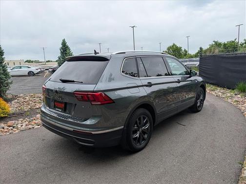 Platinum Gray Metallic 2023 Volkswagen Tiguan 2.0T SE