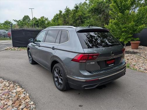 Platinum Gray Metallic 2023 Volkswagen Tiguan 2.0T SE