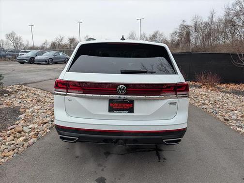 2025 Volkswagen Atlas 2.0T SE