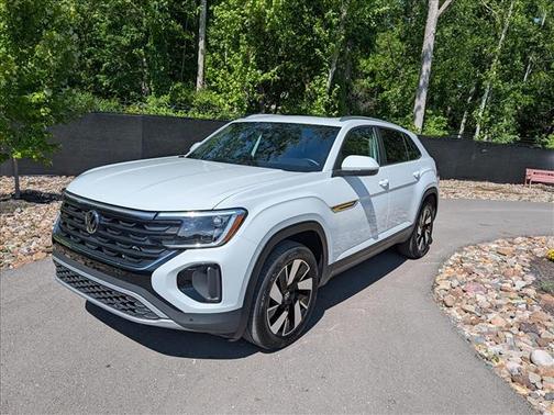 Pure White 2025 Volkswagen Atlas Cross Sport 2.0T SE w/Technology
