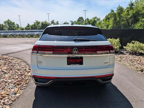 Pure White 2025 Volkswagen Atlas Cross Sport 2.0T SE w/Technology