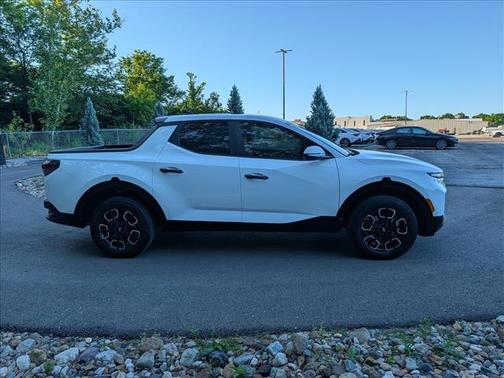 Ice White 2022 Hyundai SANTA CRUZ 2.5L SEL
