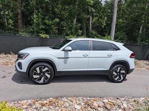 Pure White 2024 Volkswagen Atlas Cross Sport 2.0T SE w/Technology