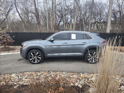 2025 Volkswagen Atlas Cross Sport 2.0T SEL Premium R-Line