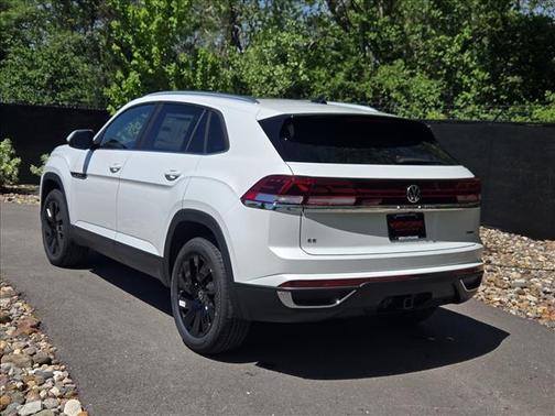 Opal White Pearl 2026 Volkswagen Atlas Cross Sport 2.0T SE W/TECHNOLOGY