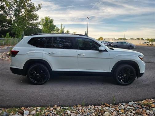 2022 Volkswagen Atlas 3.6L SE w/Technology