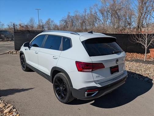 2023 Volkswagen Taos 1.5T SE