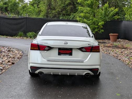White 2021 Nissan Altima 2.5 SL