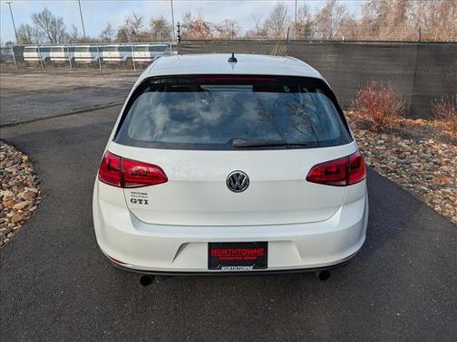 2017 Volkswagen Golf GTI S 4-Door