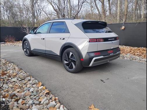 2025 Hyundai IONIQ 5 SEL