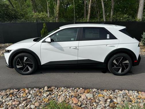 2025 Hyundai IONIQ 5 SE