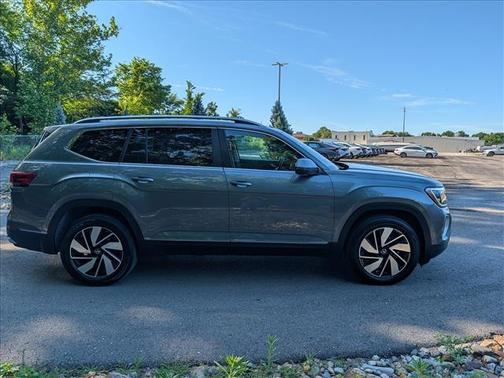 Platinum Gray Metallic 2025 Volkswagen Atlas 2.0T SEL