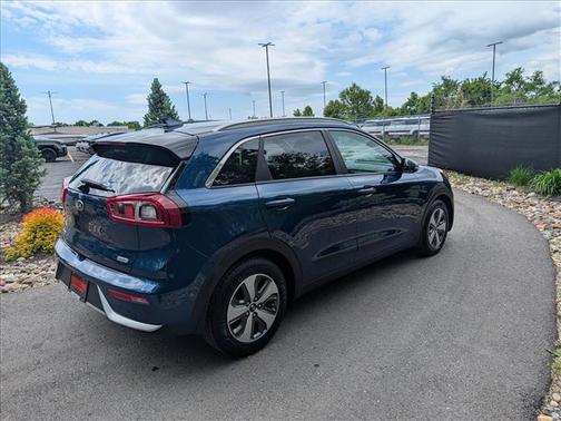 Blue Metallic 2018 Kia Niro EX