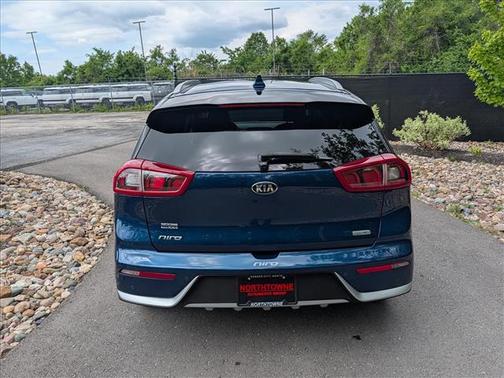 Blue Metallic 2018 Kia Niro EX