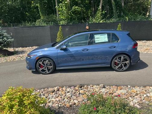 2025 Volkswagen Golf GTI 2.0T SE