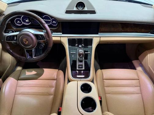 2018 Porsche Panamera Turbo
