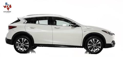 2018 INFINITI QX30 Premium