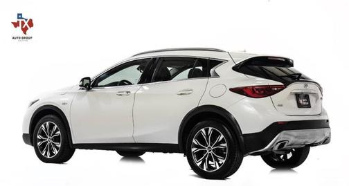 2018 INFINITI QX30 Premium