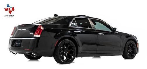 2017 Chrysler 300C Platinum