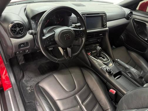 2019 Nissan GT-R Premium