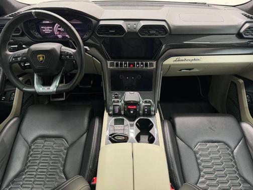 White 2021 Lamborghini Urus