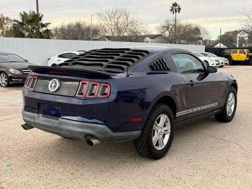 2012 Ford Mustang V6