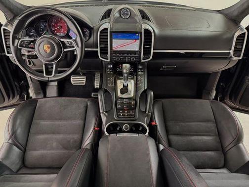 2016 Porsche Cayenne GTS