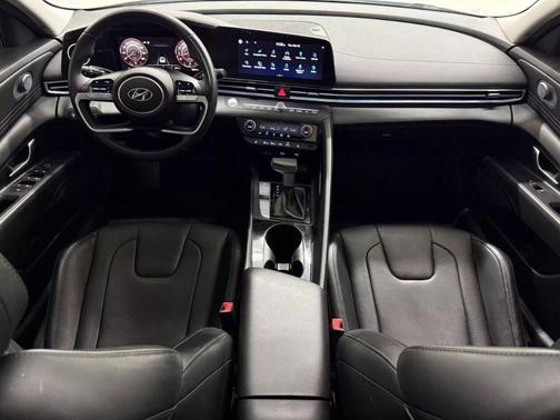 2022 Hyundai ELANTRA Limited