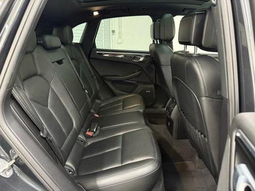 2018 Porsche Macan S