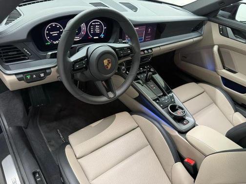 2025 Porsche 911 Carrera
