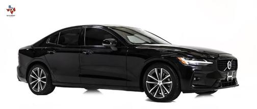 2022 Volvo S60 B5 Momentum