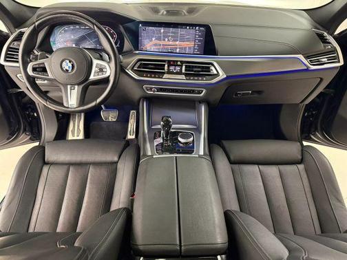 2020 BMW X6 M50i
