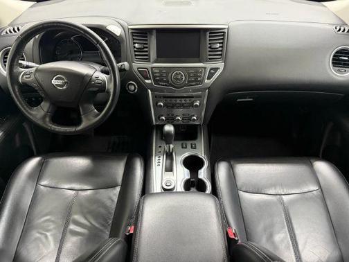 2018 Nissan Pathfinder SL