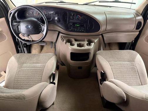 2002 Ford E350 Super Duty XL