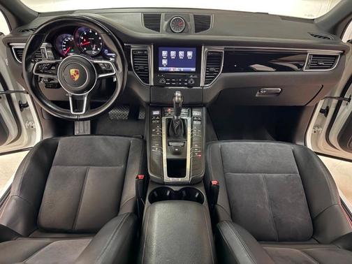 2018 Porsche Macan S
