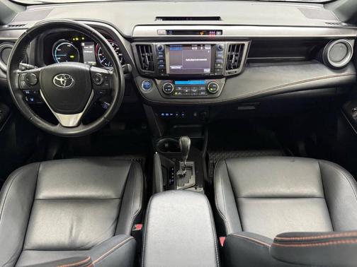 2017 Toyota RAV4 Hybrid SE