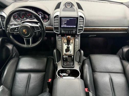 2018 Porsche Cayenne Platinum Edition