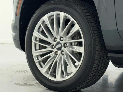2025 Cadillac Escalade ESV Premium Luxury