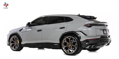 2023 Lamborghini Urus Performante