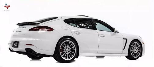 2014 Porsche Panamera GTS
