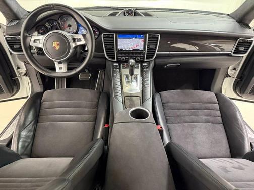 2014 Porsche Panamera GTS
