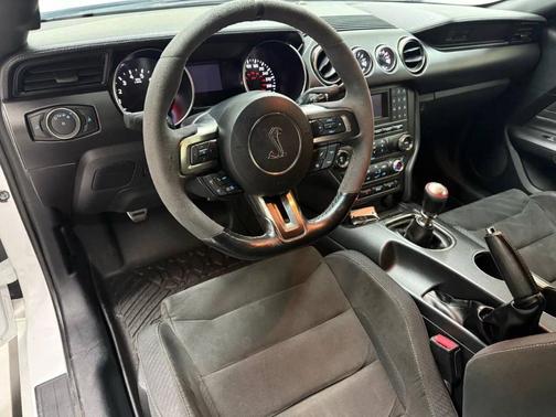 2017 Ford Shelby GT350 Base